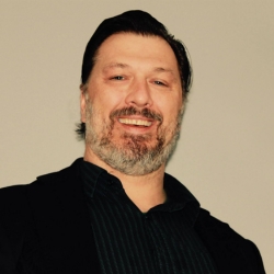 Image of Robert Kwasnicki, founding member of Lionheart Founders Group